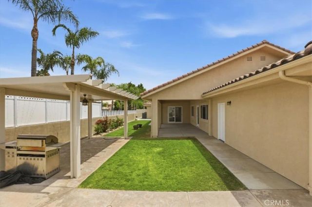 14202 Meadowlands, Riverside, CA 92503