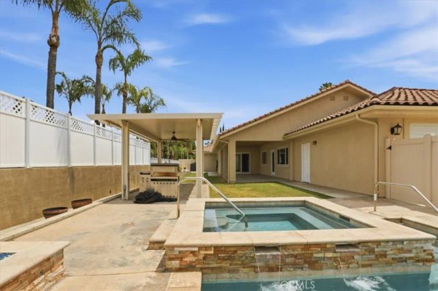14202 Meadowlands, Riverside, CA 92503