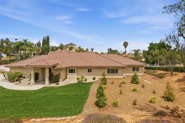 14202 Meadowlands, Riverside, CA 92503