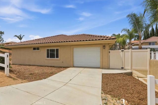 14202 Meadowlands, Riverside, CA 92503
