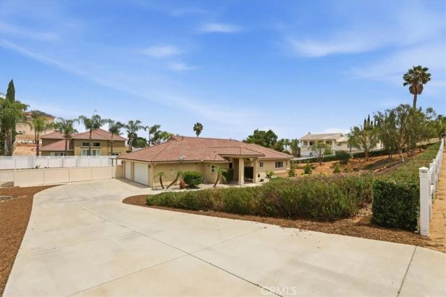 14202 Meadowlands, Riverside, CA 92503
