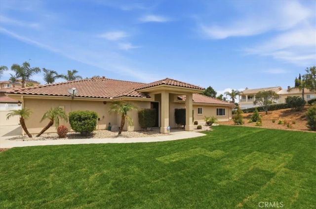 14202 Meadowlands, Riverside, CA 92503