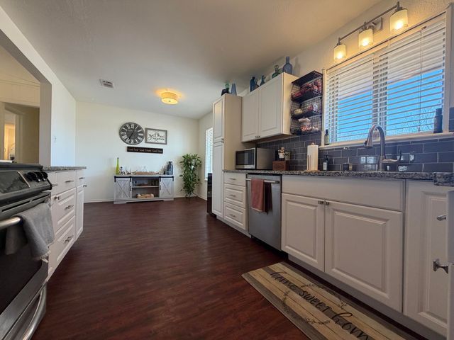 8422 Gary Avenue, Lubbock, TX 79423