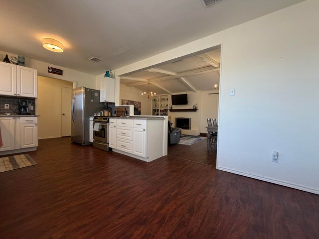 8422 Gary Avenue, Lubbock, TX 79423