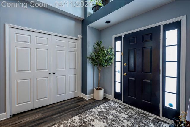 30261 Green Acres, Farmington Hills, MI 48334