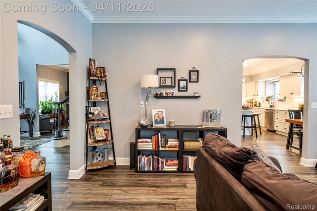 30261 Green Acres, Farmington Hills, MI 48334