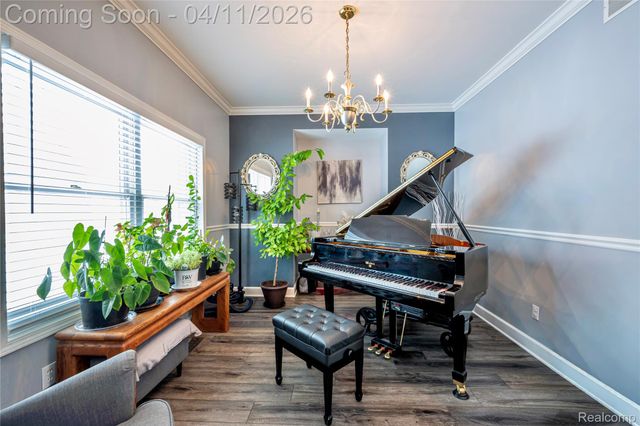 30261 Green Acres, Farmington Hills, MI 48334