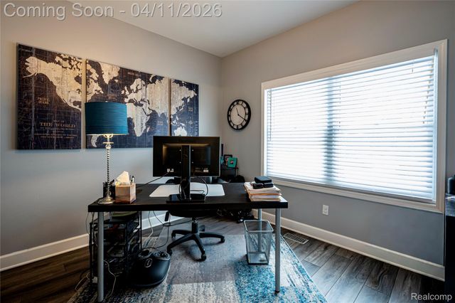 30261 Green Acres, Farmington Hills, MI 48334