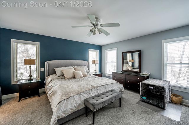 30261 Green Acres, Farmington Hills, MI 48334