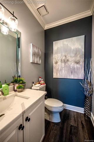 30261 Green Acres, Farmington Hills, MI 48334