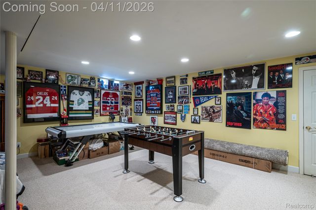 30261 Green Acres, Farmington Hills, MI 48334