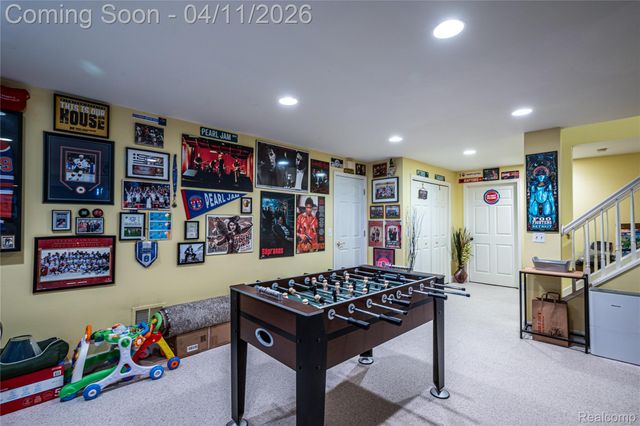 30261 Green Acres, Farmington Hills, MI 48334