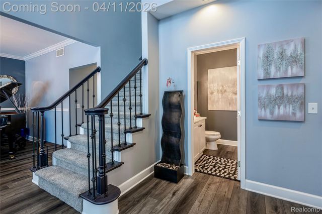 30261 Green Acres, Farmington Hills, MI 48334