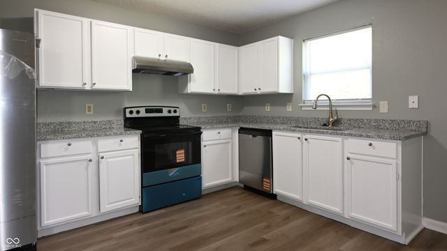 2032 Southernwood Lane, Indianapolis, IN 46231