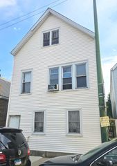 4725 S Damen Avenue, Chicago, IL 60609
