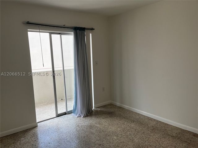 928 SW 30th Ave 3, Miami, FL 33135