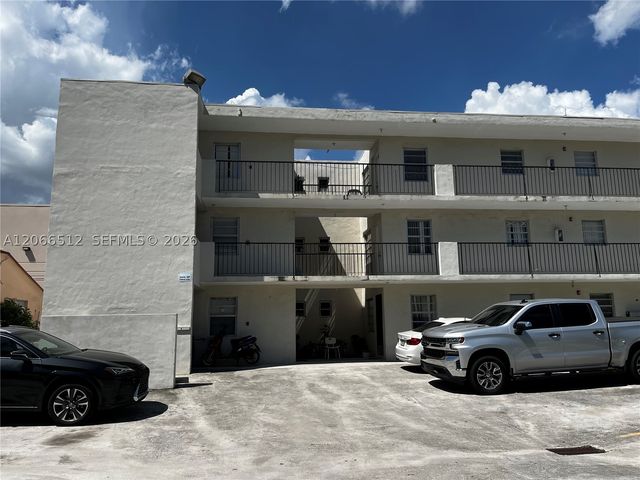 928 SW 30th Ave 3, Miami, FL 33135