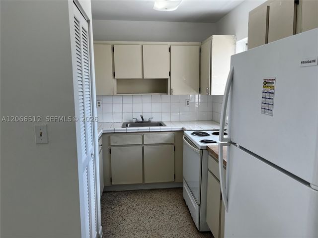 928 SW 30th Ave 3, Miami, FL 33135