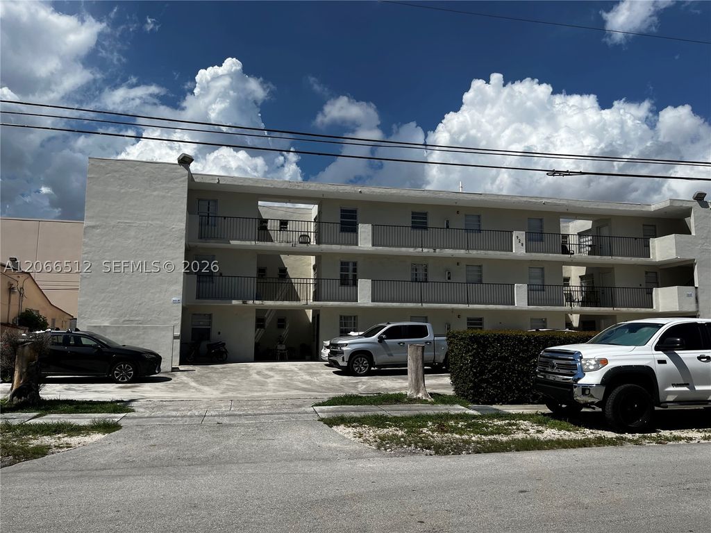 928 SW 30th Ave 3, Miami, FL 33135