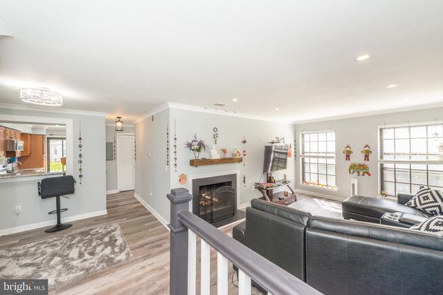 323 GILL LN #12R, Iselin, NJ 08830