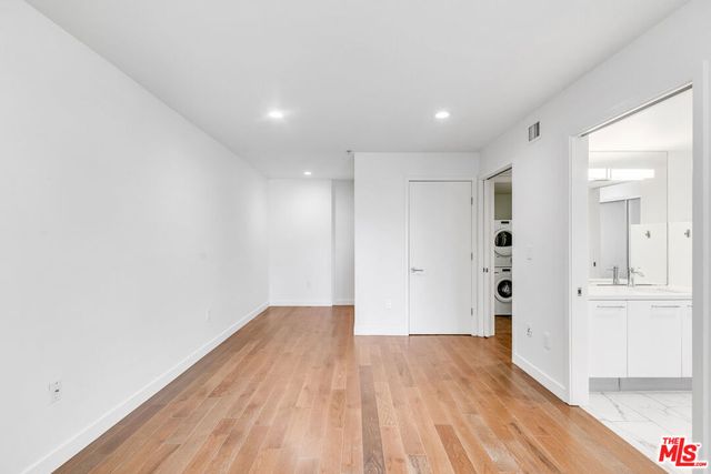 901 S Flower Street 408, Los Angeles, CA 90015