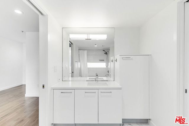 901 S Flower Street 408, Los Angeles, CA 90015