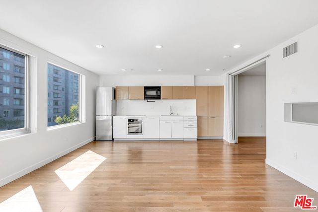 901 S Flower Street 408, Los Angeles, CA 90015