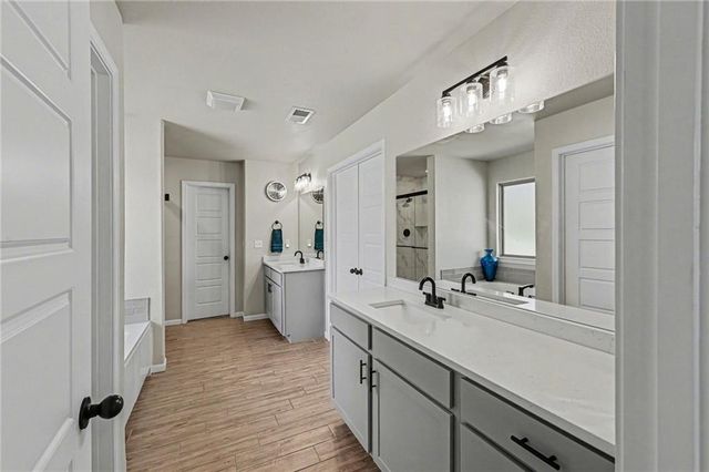 8282 Gleason Road, Lenexa, KS 66227