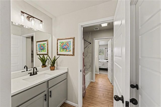 8282 Gleason Road, Lenexa, KS 66227