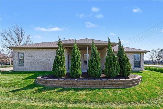 8282 Gleason Road, Lenexa, KS 66227