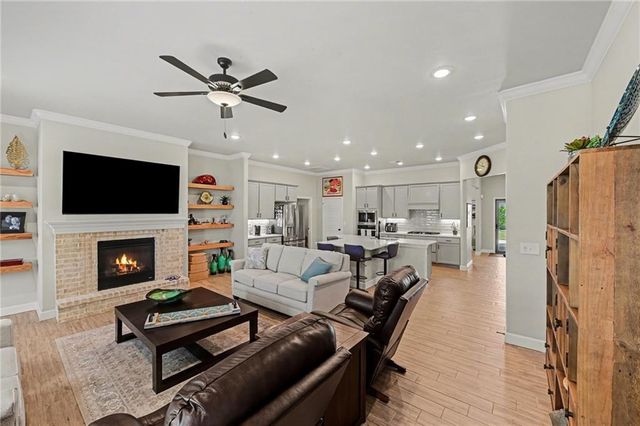 8282 Gleason Road, Lenexa, KS 66227