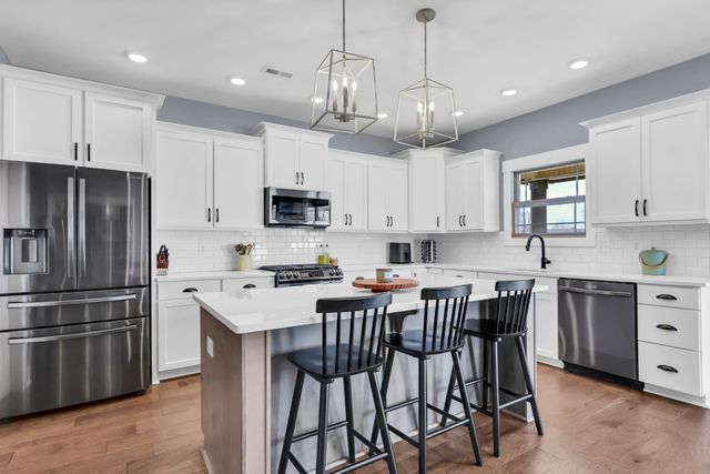 3232 Dunlop Ln, Clarksville, TN 37043