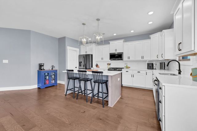 3232 Dunlop Ln, Clarksville, TN 37043