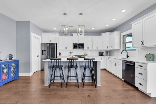 3232 Dunlop Ln, Clarksville, TN 37043