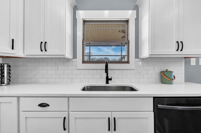 3232 Dunlop Ln, Clarksville, TN 37043