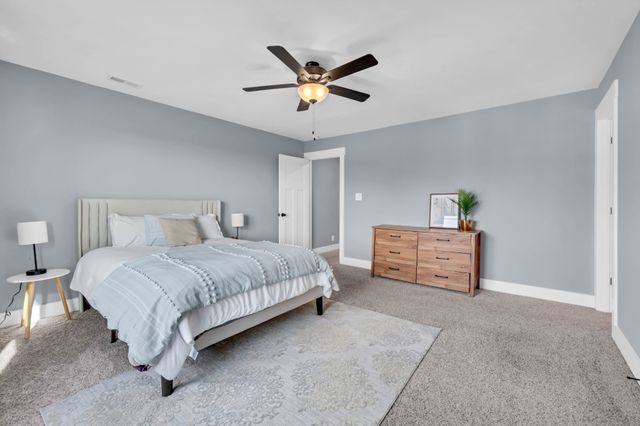 3232 Dunlop Ln, Clarksville, TN 37043