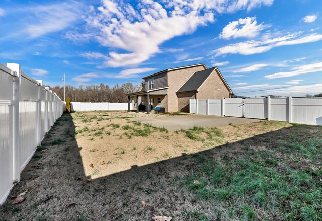 3232 Dunlop Ln, Clarksville, TN 37043