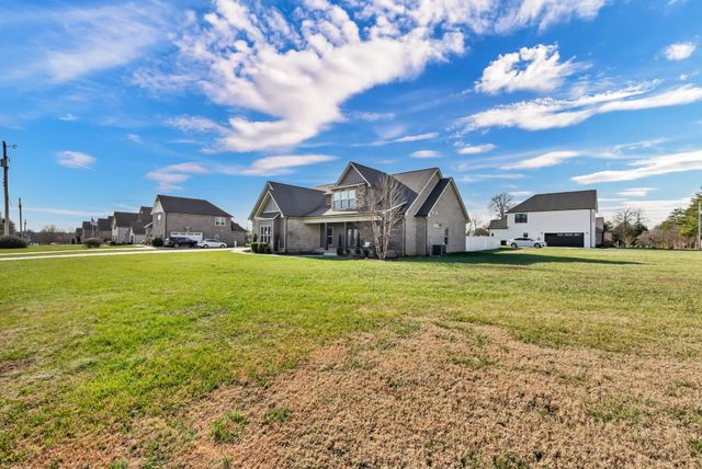 3232 Dunlop Ln, Clarksville, TN 37043