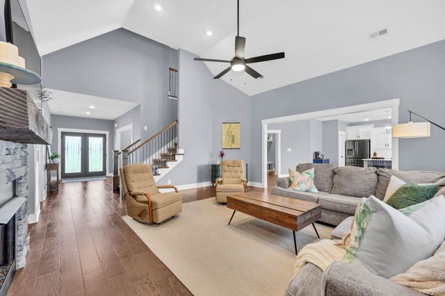 3232 Dunlop Ln, Clarksville, TN 37043