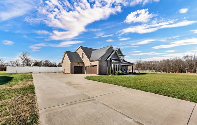 3232 Dunlop Ln, Clarksville, TN 37043