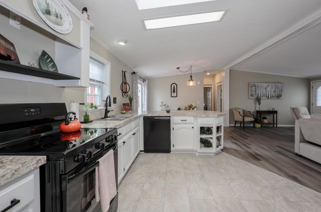 74 Heritage Way, Manchester, NH 03104