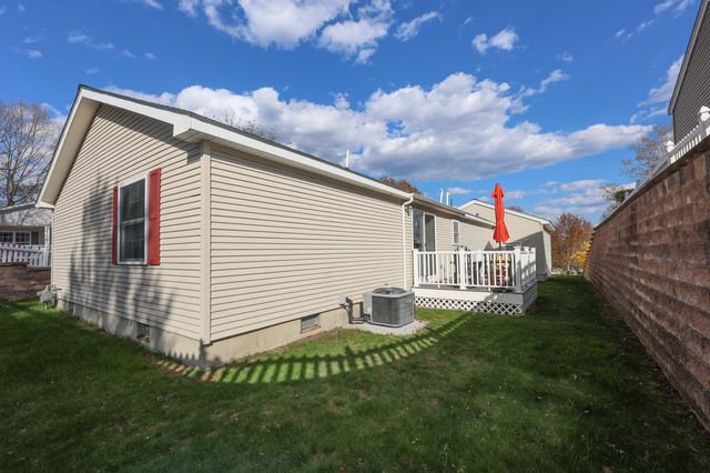 74 Heritage Way, Manchester, NH 03104