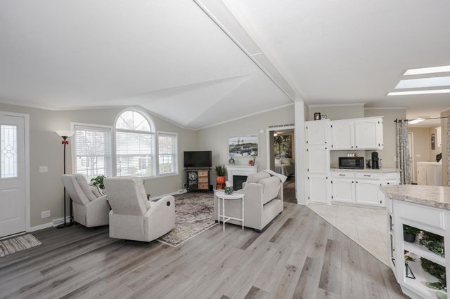 74 Heritage Way, Manchester, NH 03104