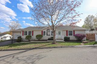 74 Heritage Way, Manchester, NH 03104