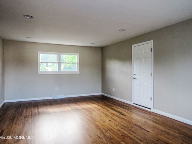 1000 Dove Street, Toms River, NJ 08753