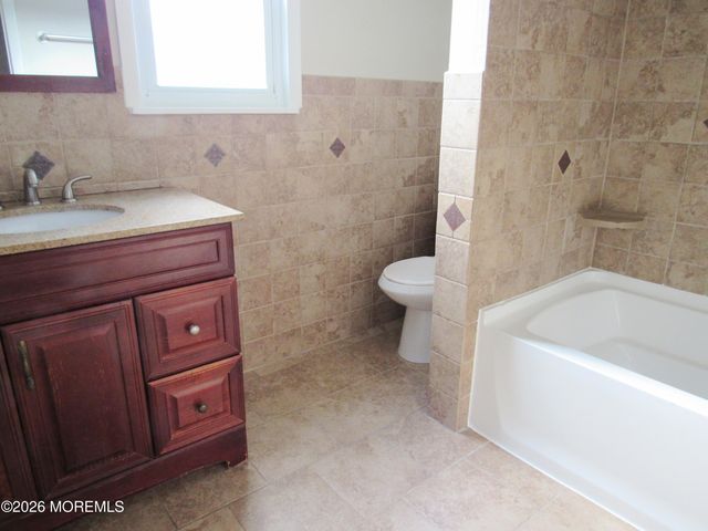 1000 Dove Street, Toms River, NJ 08753