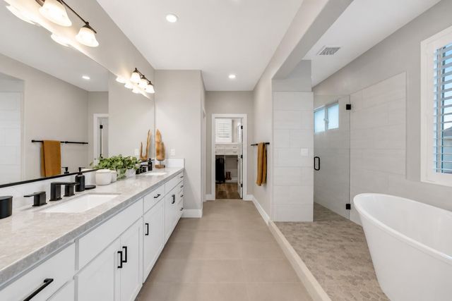 2947 Laredo Dr, Rocklin, CA 95765