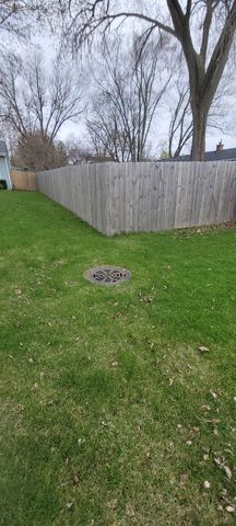 27W543 Wilbur Avenue, Warrenville, IL 60555