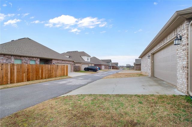 4307 Pawhuska Street, Bentonville, AR 72713