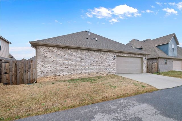 4307 Pawhuska Street, Bentonville, AR 72713